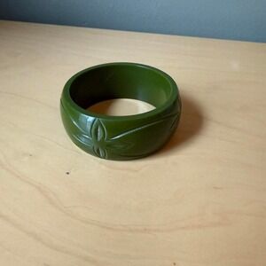 Vintage Olive green bangle bracelet